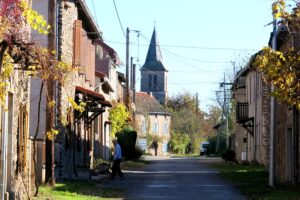Quiet village near Les Devezes